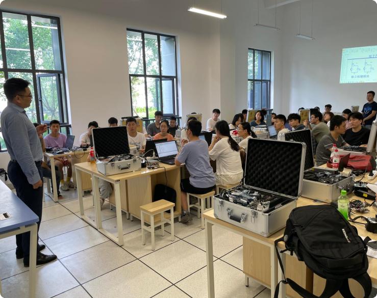 合作高校教學現場Collaborative university teaching site